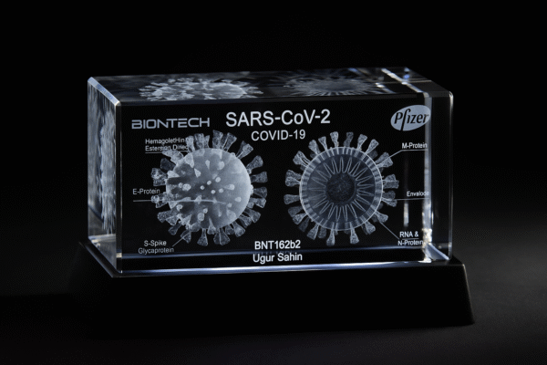 Corona Virus - 3D Kristall skapad av Crafted In Crystal